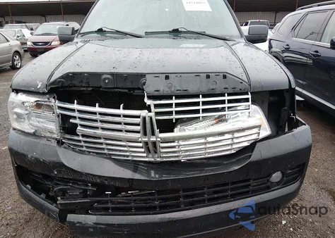2014 Lincoln Navigator L z USA, uszkodzony, nr VIN 5LMJJ3J59EEL06534